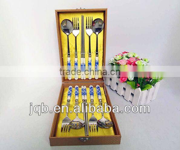 Ceramic handle gift flatware set with elegant wooden box