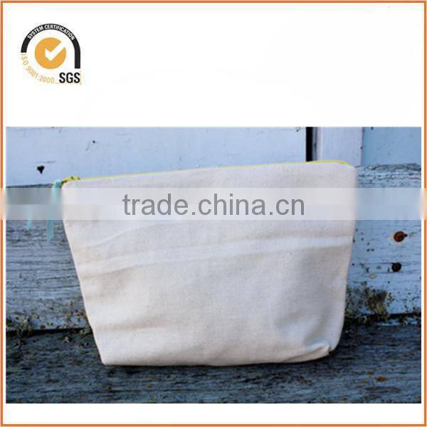 Flag/Bunting Applique Makeup Bag/ Zipper Pouch: Natural Canvas with Yellow and Pink Floral By Chiqun Dongguan CQ-H01081