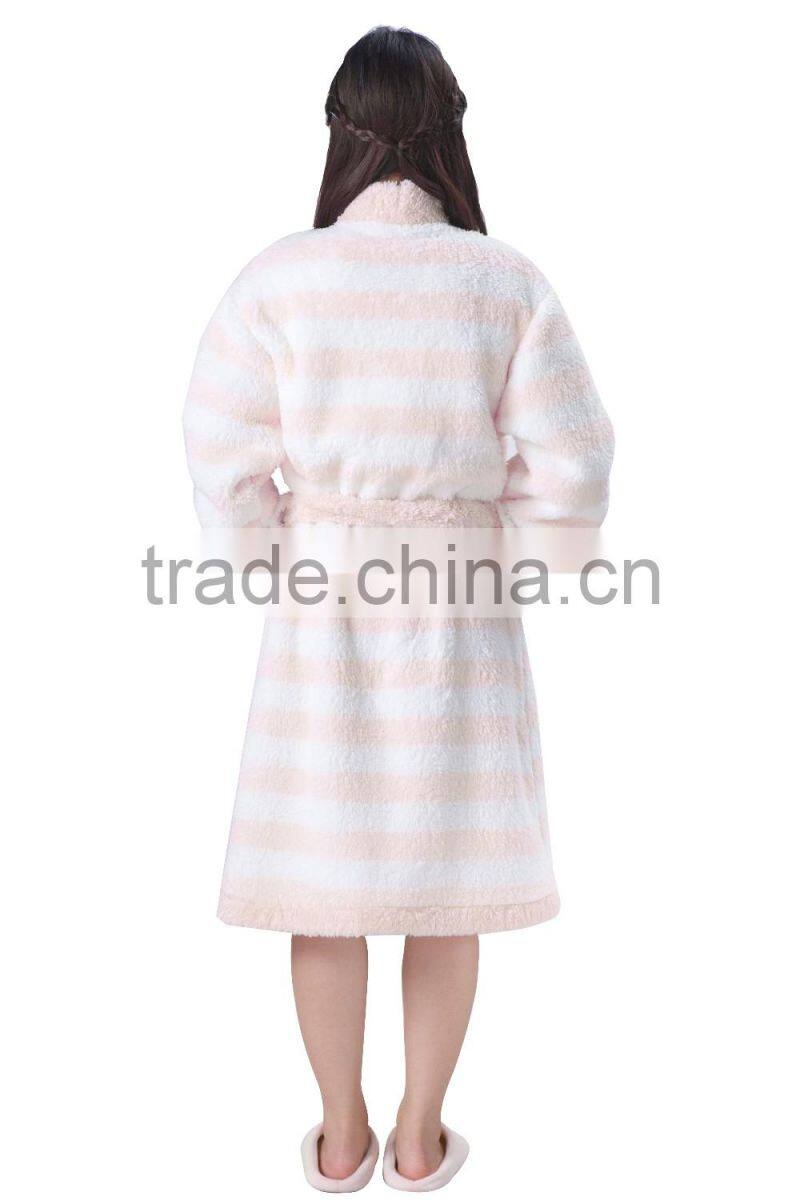China Manufacturer flannel academy bathrobe gown