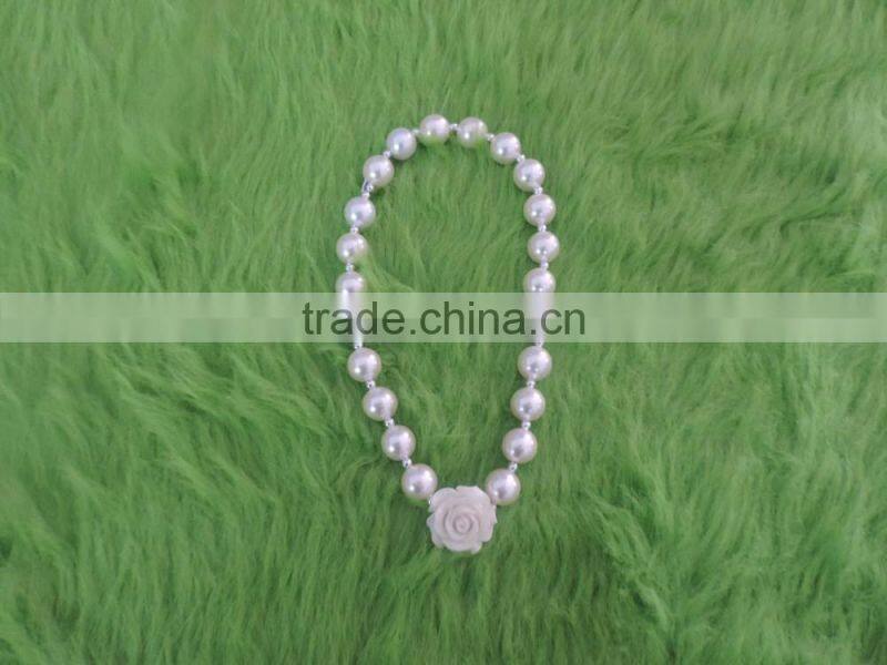 Children plastic Necklace Girl Party Pearl Necklace With Rose