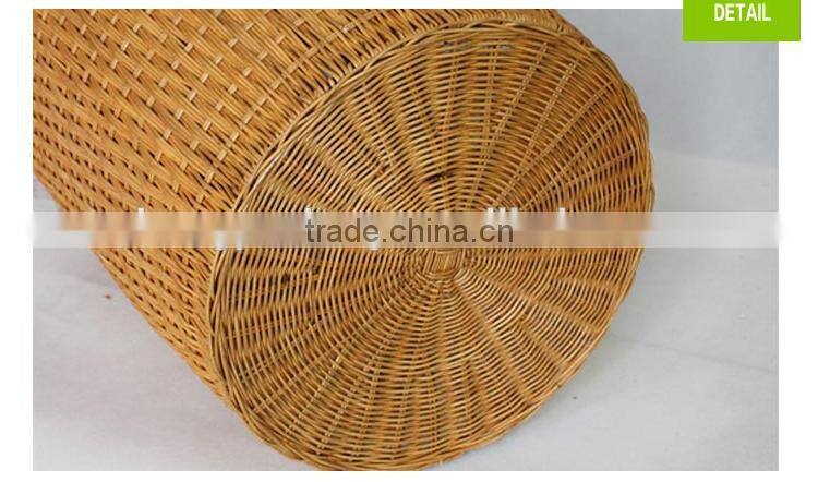 Natural rattan laundry basket with lining and lid