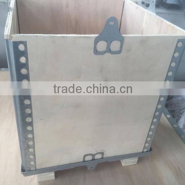 Small wooden shipping boxes