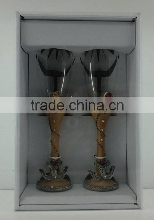 2013 new decorated resin cowboy with champagne glass