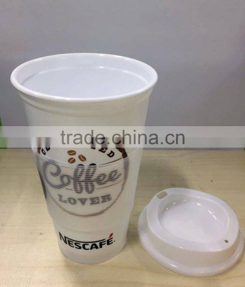 Hot and cold Plastic travel coffee cup with lid and silicone band