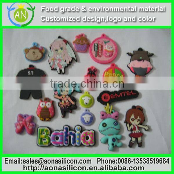 China factory Wholesale High quality silicone coloful cartoon keychain