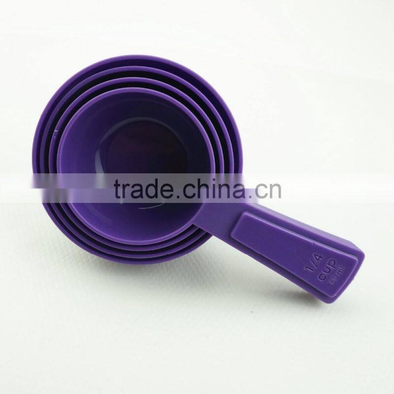 47010 4pcs plastic Measuring Cups and Spoons Set