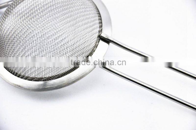 Silicone handle strainer