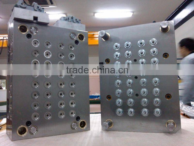 Automatic injection blow mould machine for cap