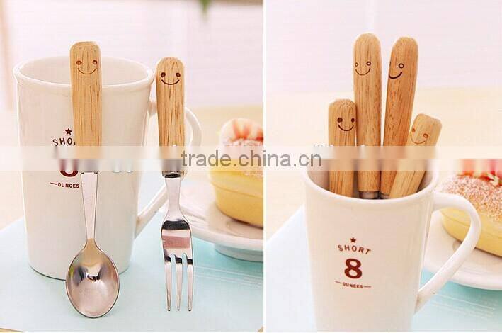 2015 latest design of wooden handle stainless steel cutlery set