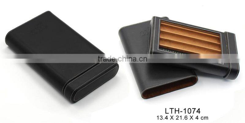 Black Leather travel humidor for cigar