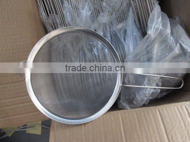 Types of Stainless Steel Wire Mesh Colanders in Different Sizes