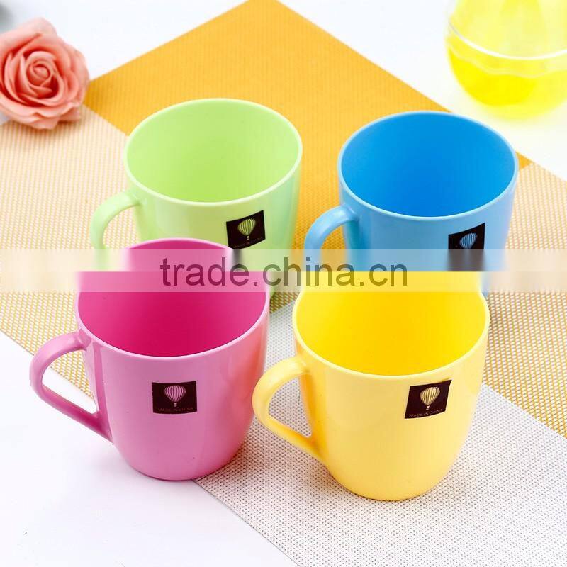 Wholesale fashional style plastic food grade material tumbler cups