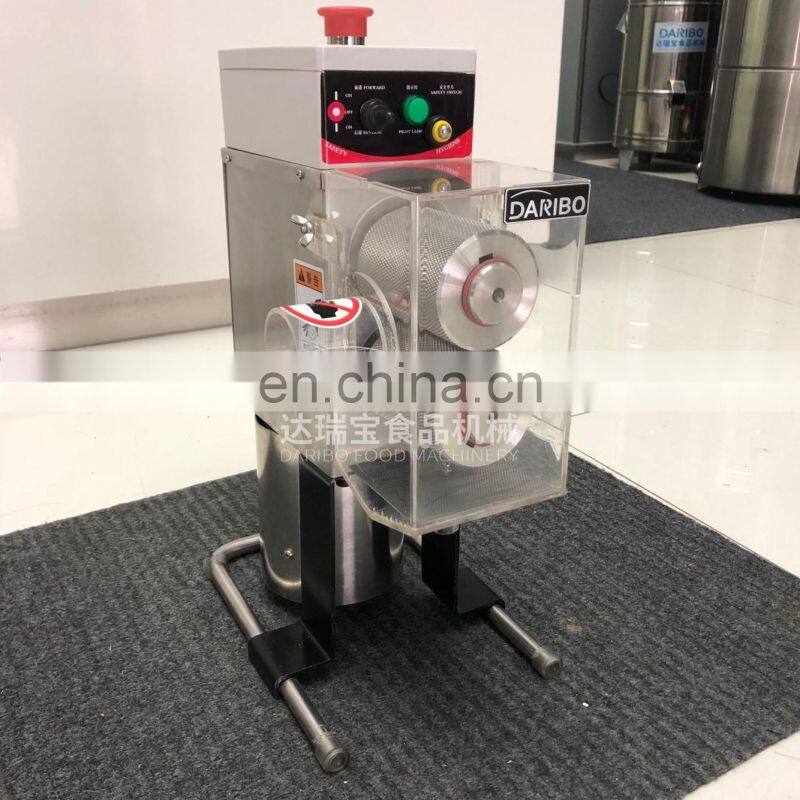 Small Sugarcane Juice Extracting Machine/Sugarcane Squeezing Juicer with Easy Operation