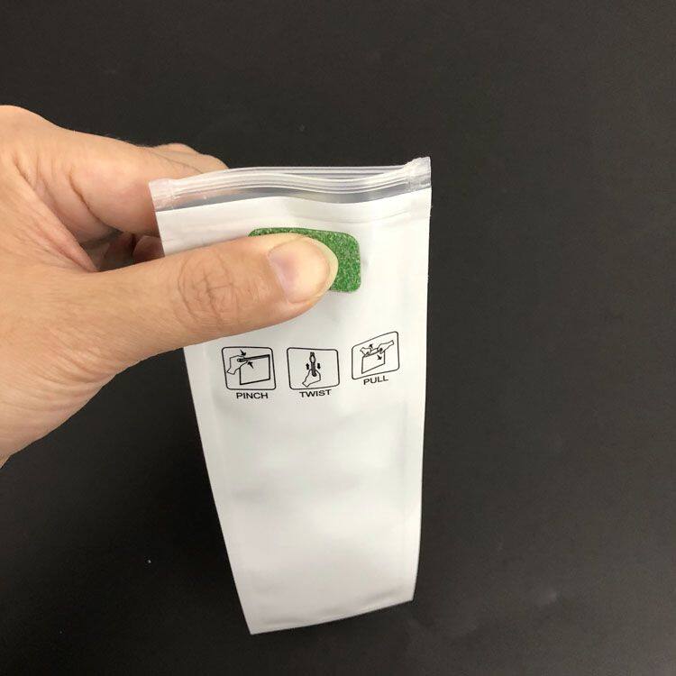 3.5g 7g 14g 28g custom matte black mylar stand up smell proof child proof bag child resistant packaging bag