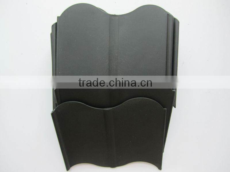 Plastic garden fence barrier