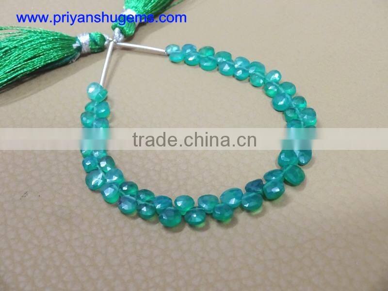 Carved Green Agate hand made of 4.75 mm heart shape, 6 length of 100% of the natural gem