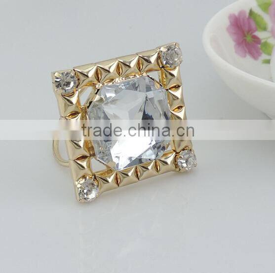 fashionable big diamond crystal square shape metal alloy napkin ring