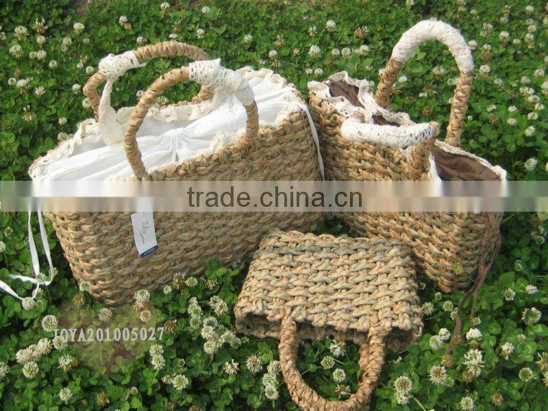 Natural eco-friendly straw bag