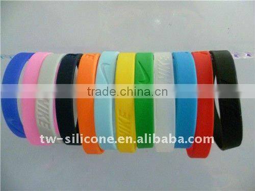 Shenzhen promotional silicon custom bracelet manufacturer