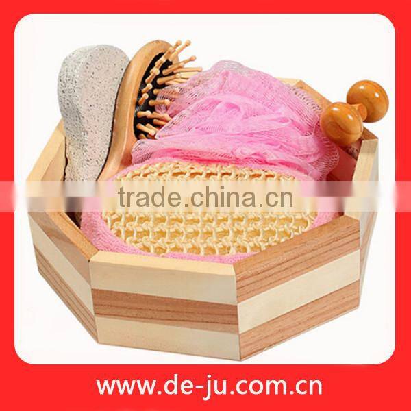 Bear Scrubber Sponge Comb Bath Set In Wood Bucket