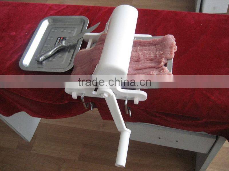Manual meat tenderizer