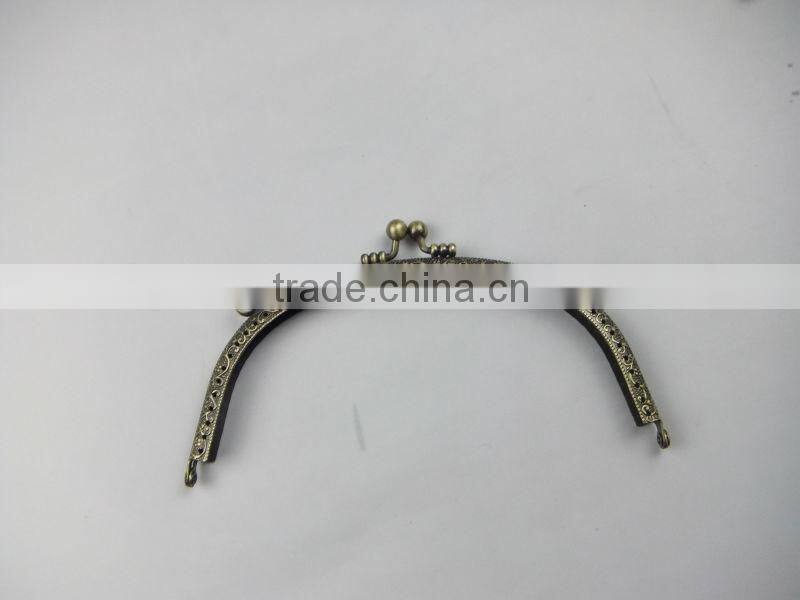 2014 NEW!Wholesales Antique Brass Metal Sewing DIY Frame With Clasp Made In China