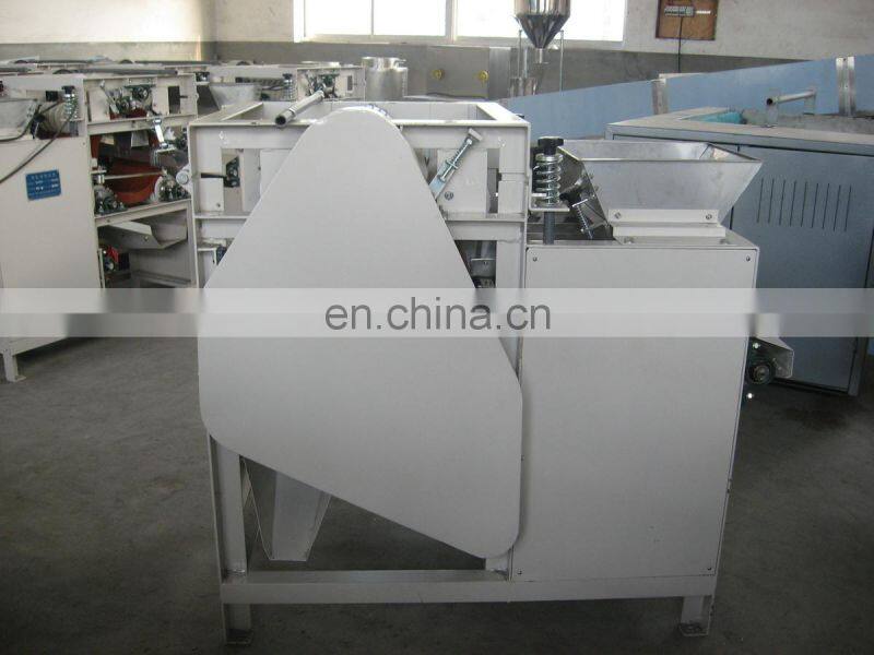 Broad bean cutting bean opening broad bean sliting machine