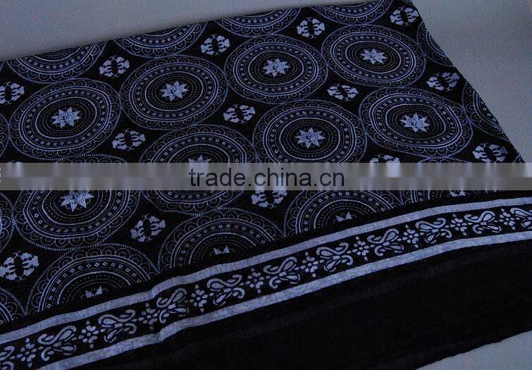 Wholesale Black Flower Printing Muslim Women Head Scarf with Tassels