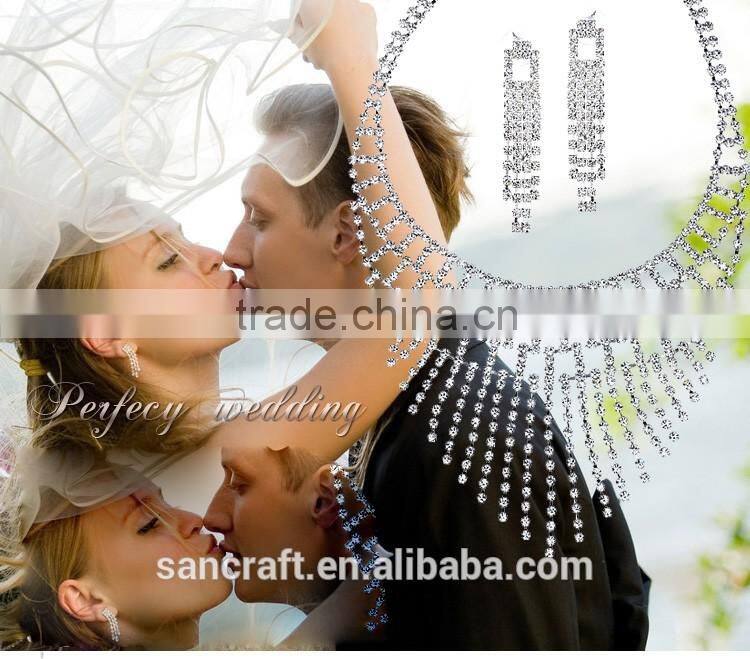 beautiful customized crystal silver bridal jewelry set