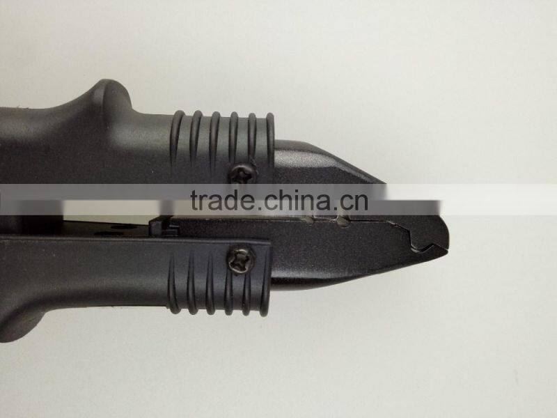 curved and flat,and it suit for all types of hair extension systems hair extension