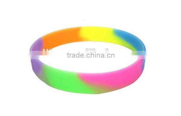in bulk manufacture decorated rubber silicone bracelet