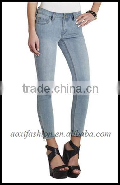 The perfect skinny jean for pairing with a T-shirt and blazer for chic and creative office-to-evening looks.
