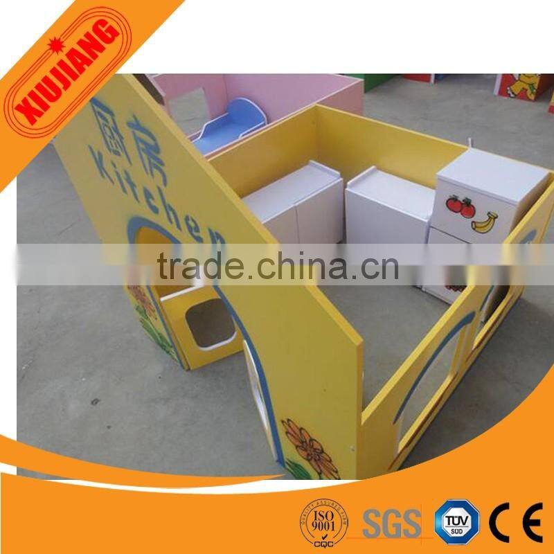 China Factory supply kids wooden doll house wholesale