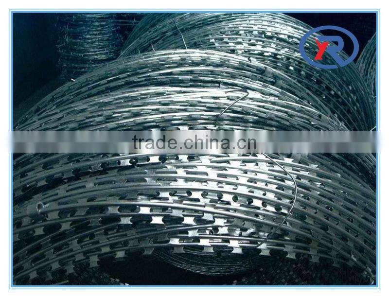 China cheap barbed wire fencing