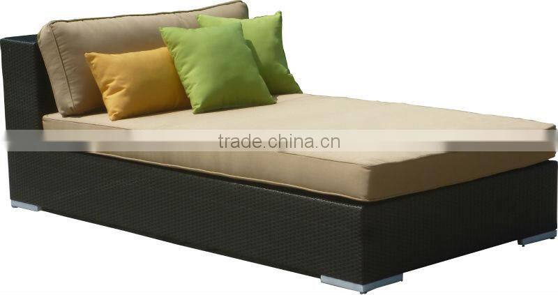 HOT!! fashion stackable outdoor rattan sun bed black round wicker outdoor daybed CF842