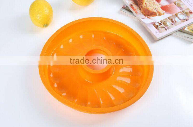 Round Hole Shape Bundt Cake Silicone Mold