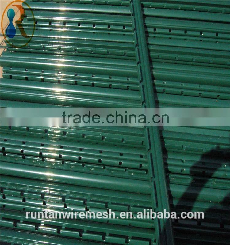 Double wire mesh fence/Pvc coated twin wire 868 fence panel/green or black color twin wire Sport Mesh Fence ( Manufacturer )