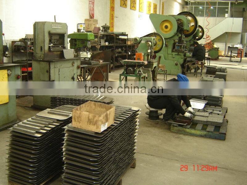 Screeding concrete vibrator screed with Honda engine has strong power