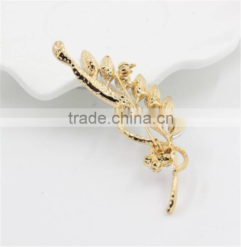 latest brooch flower design rhinestone brooch pin gold/silver fancy brooch