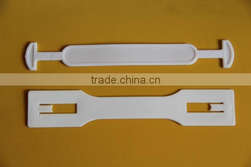 PLASTIC CARRIER FOR CARTON NUM:F3