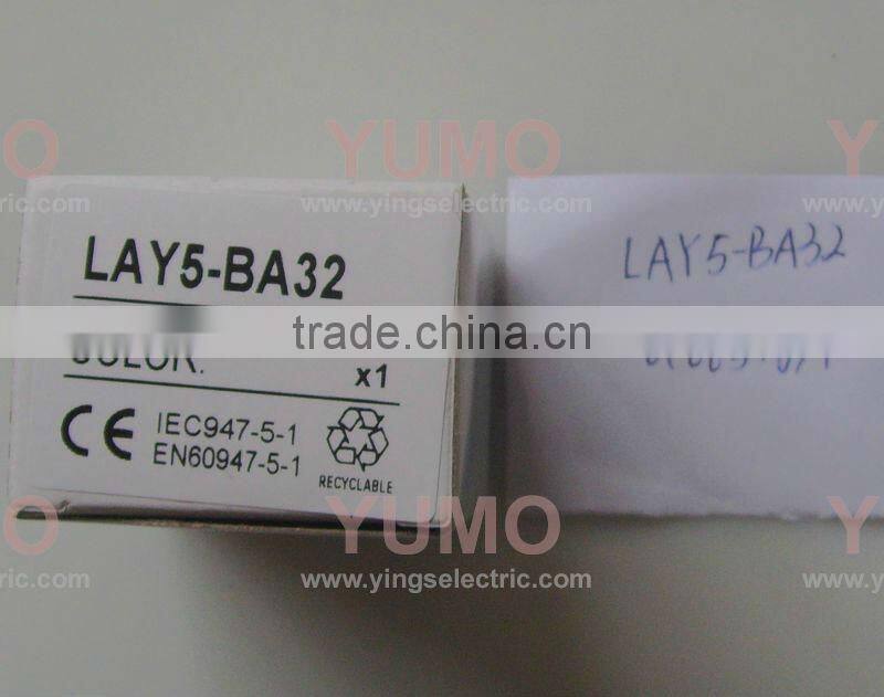 LAY5-BA32 Push button green