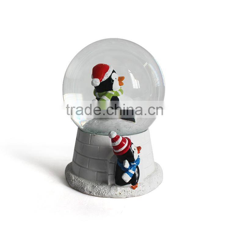 2016 cheap bulk polyresin snow globe for christmas gifts