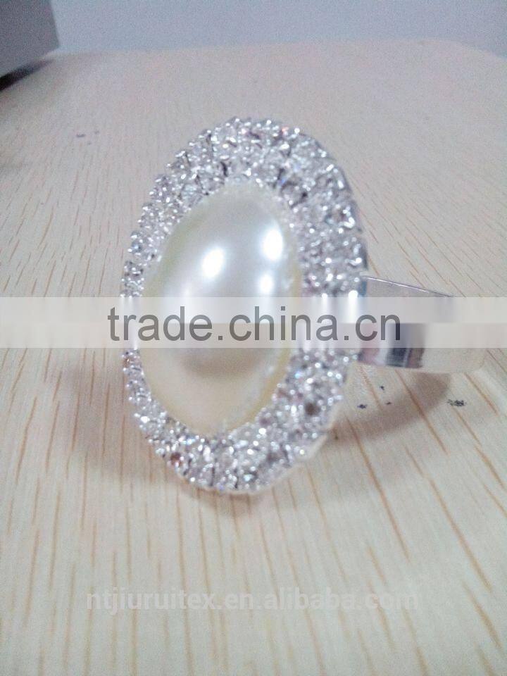 diamond and pearl napkin ring
