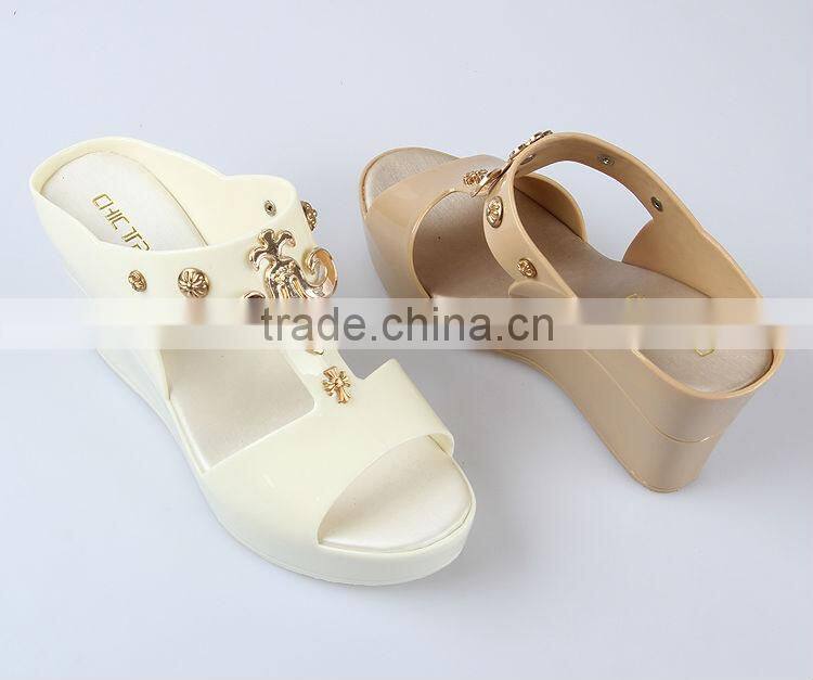Cheap Ladies Pvc Slippers Solid Colour Wedge Cool Clippers Metal Decorative Slippers