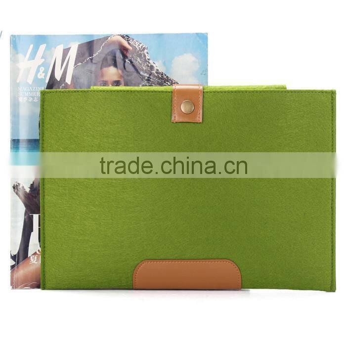 Green Color Felt Laptop Sleeve Button Close Notebook Bag For Protecting