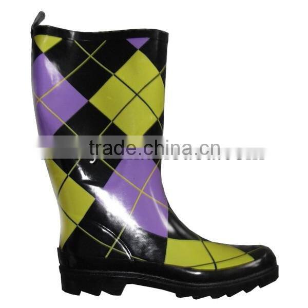 cute dot print plain rubber boots women,durable antiskid rain shoes girls,safe customized gum boots hot sale