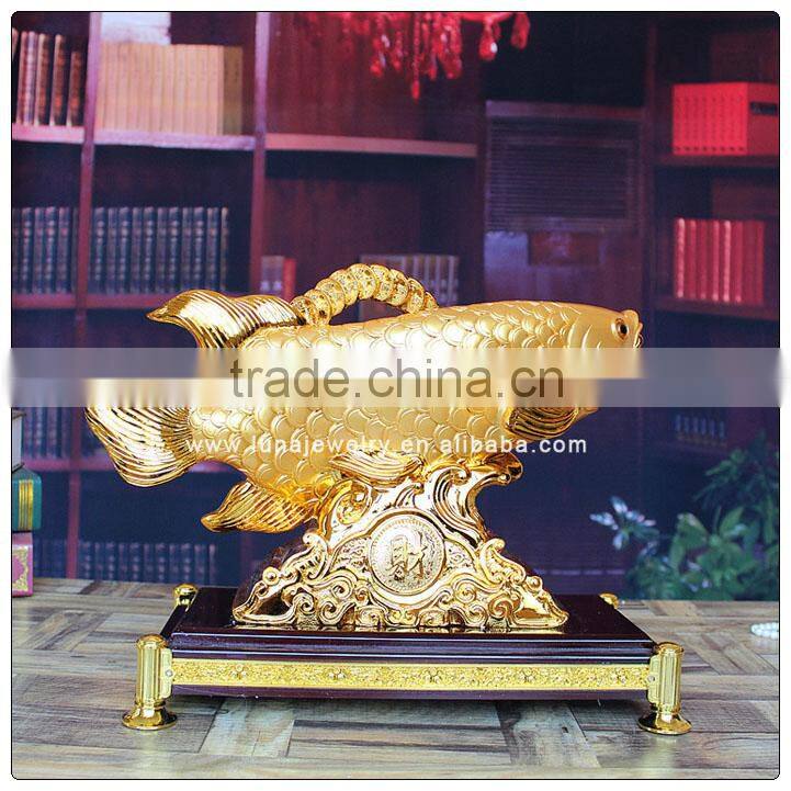Gold Color Chinese Fengshui fish statue ,resin animal statue for home decoration