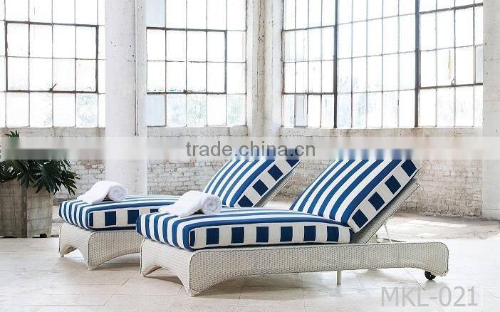Synthetic Rattan Outdoor Sun Lounger Hotel Furniture Swimming Pool Resort Furniture
