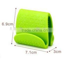 Silicone rubber oven mitt