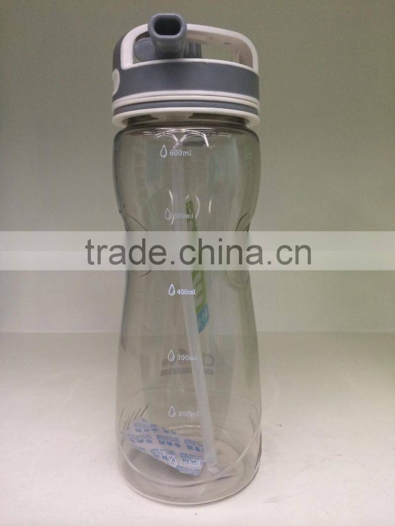 Portable plastic water bottle sports bottle with straw
